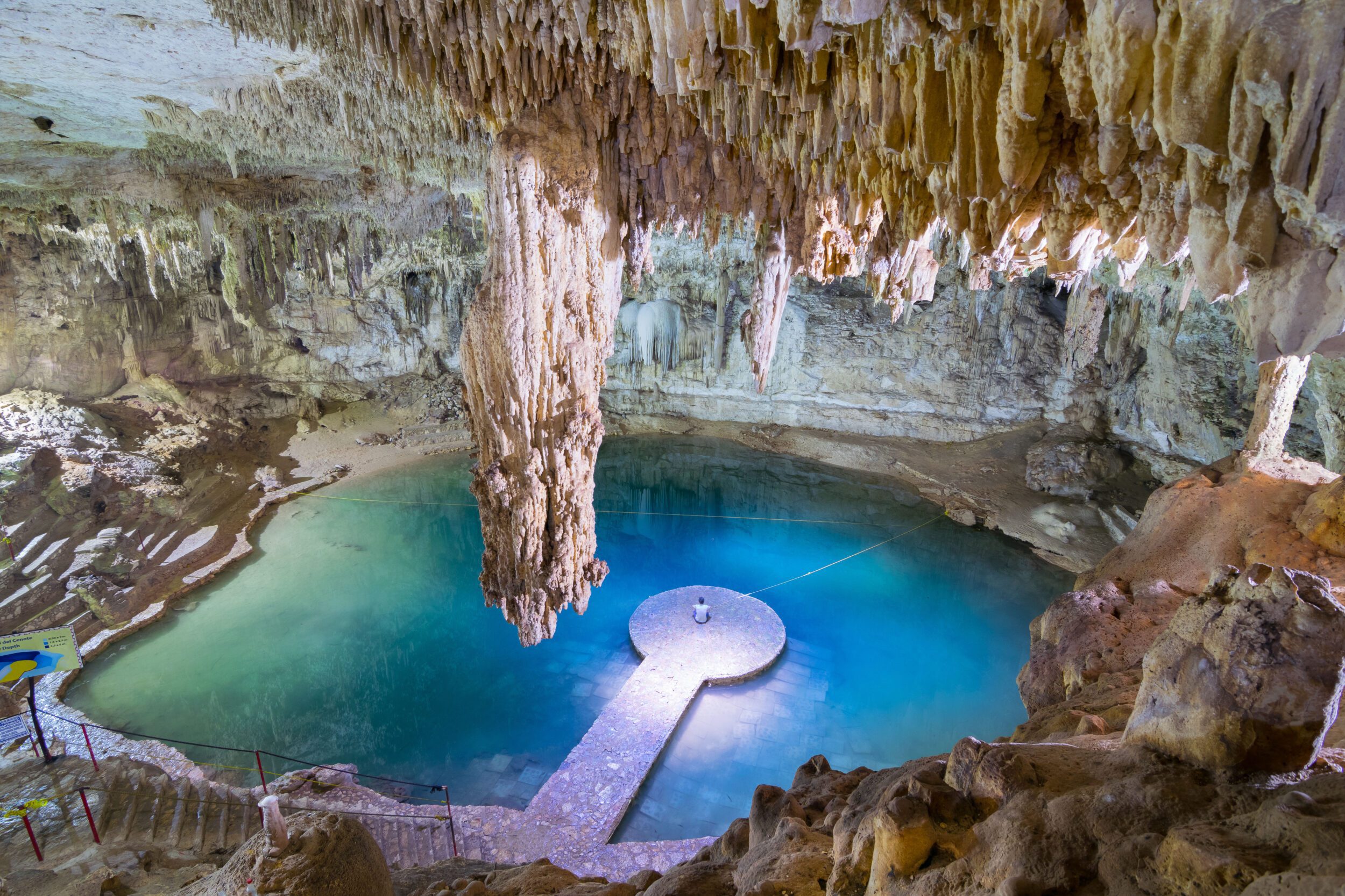 Beautiful view of Cenote Suytun in Valladolid city - Yucatán Peninsula - Mexico