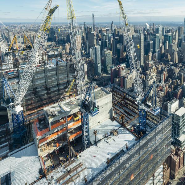 50 Hudson Yards skyscraper topped out in 2021, the 2021 construction industry