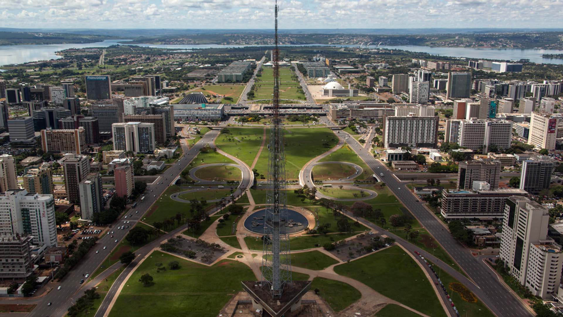 Eixo Monumental, Brasilia
