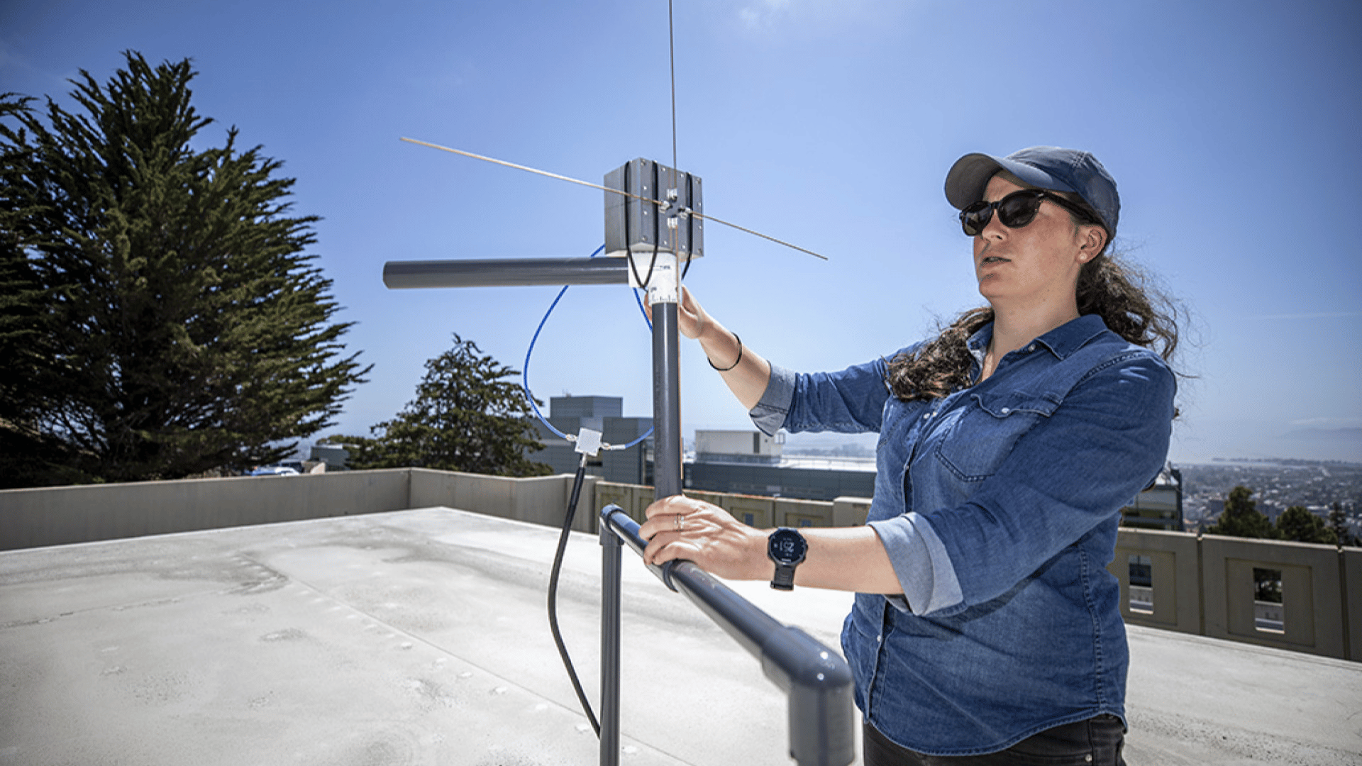 Researcher Kaja Rotermund makes adjustments to the LuSEE-Night test antenna at Berkeley Lab Marilyn Sargent:Berkeley Lab