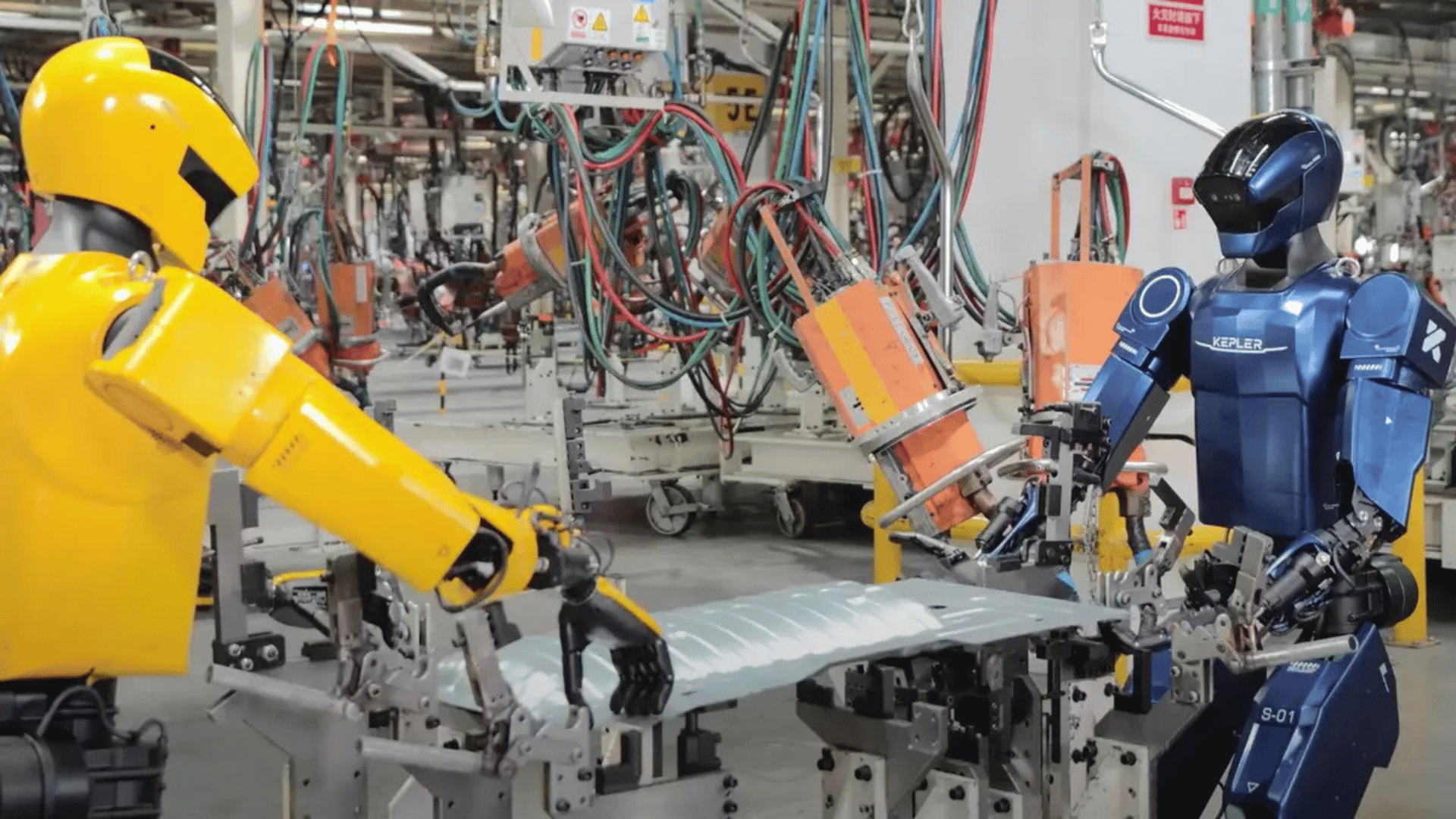 Kepler K2 humanoids helping with the car assembly process. Kepler Humanoid Robot:YouTube