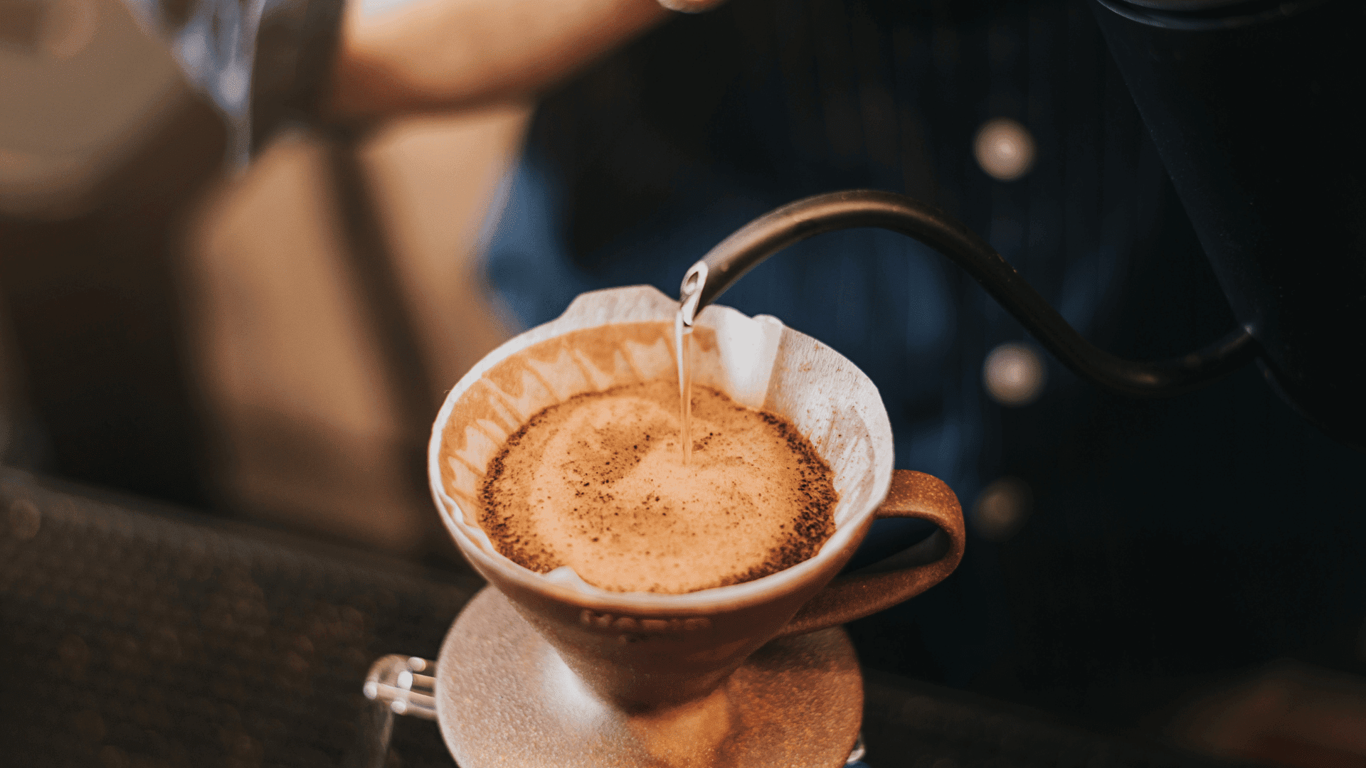 Pour Over Coffee; Photo: Sarayut Sridee:Shutterstock