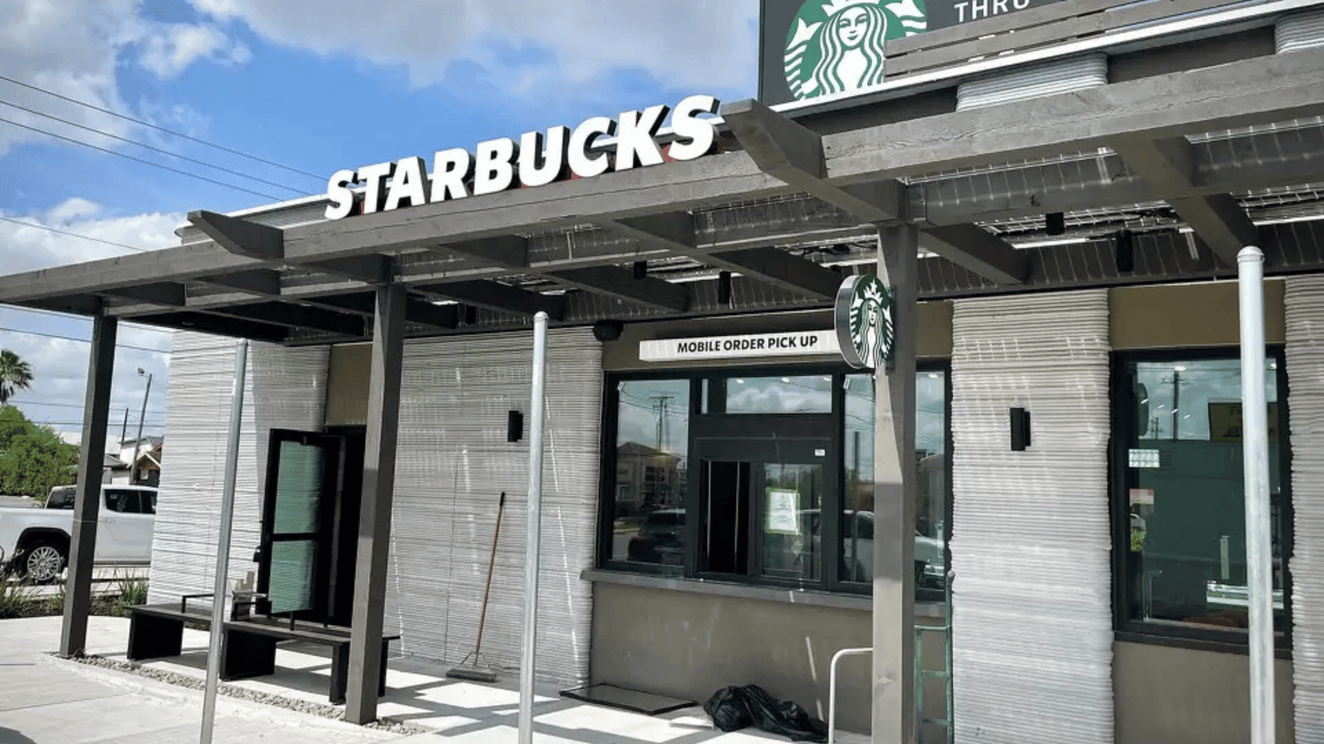 World's First 3D Printed Starbucks World's First 3D Printed Starbucks