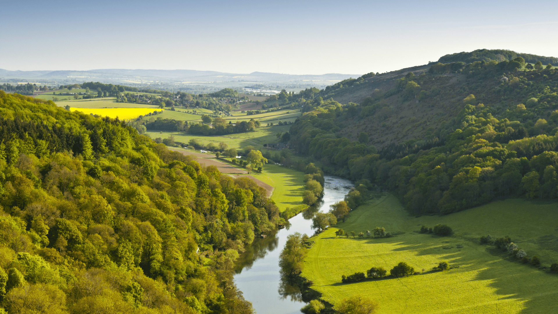 UK river; Photo: Matthew Dixon:Shutterstock