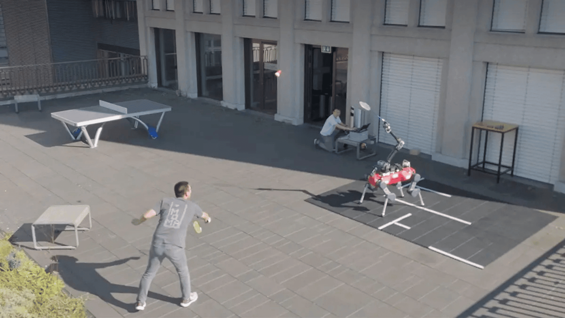 Robot dog playing badminton; Photo: ETH Zurich:YouTube