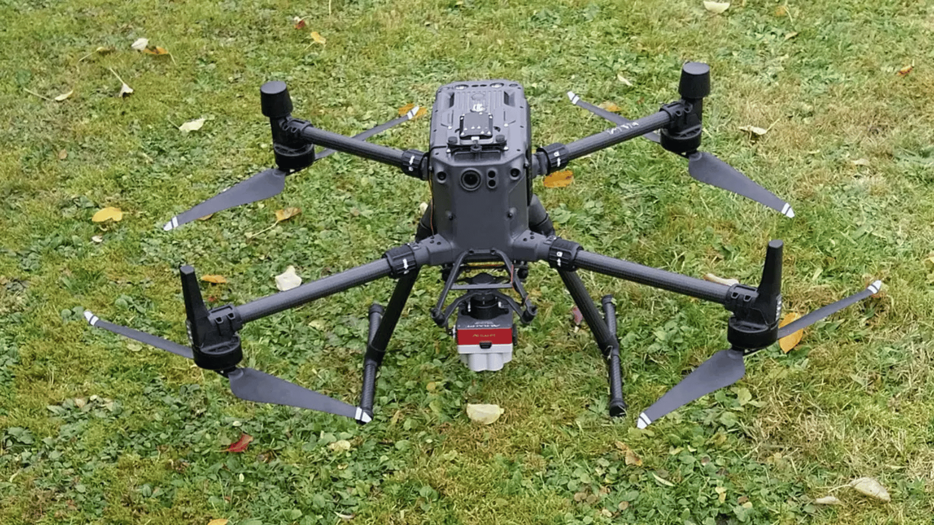 High-tech drone flies over the Hohenheim Gardens. University of Hohenheim