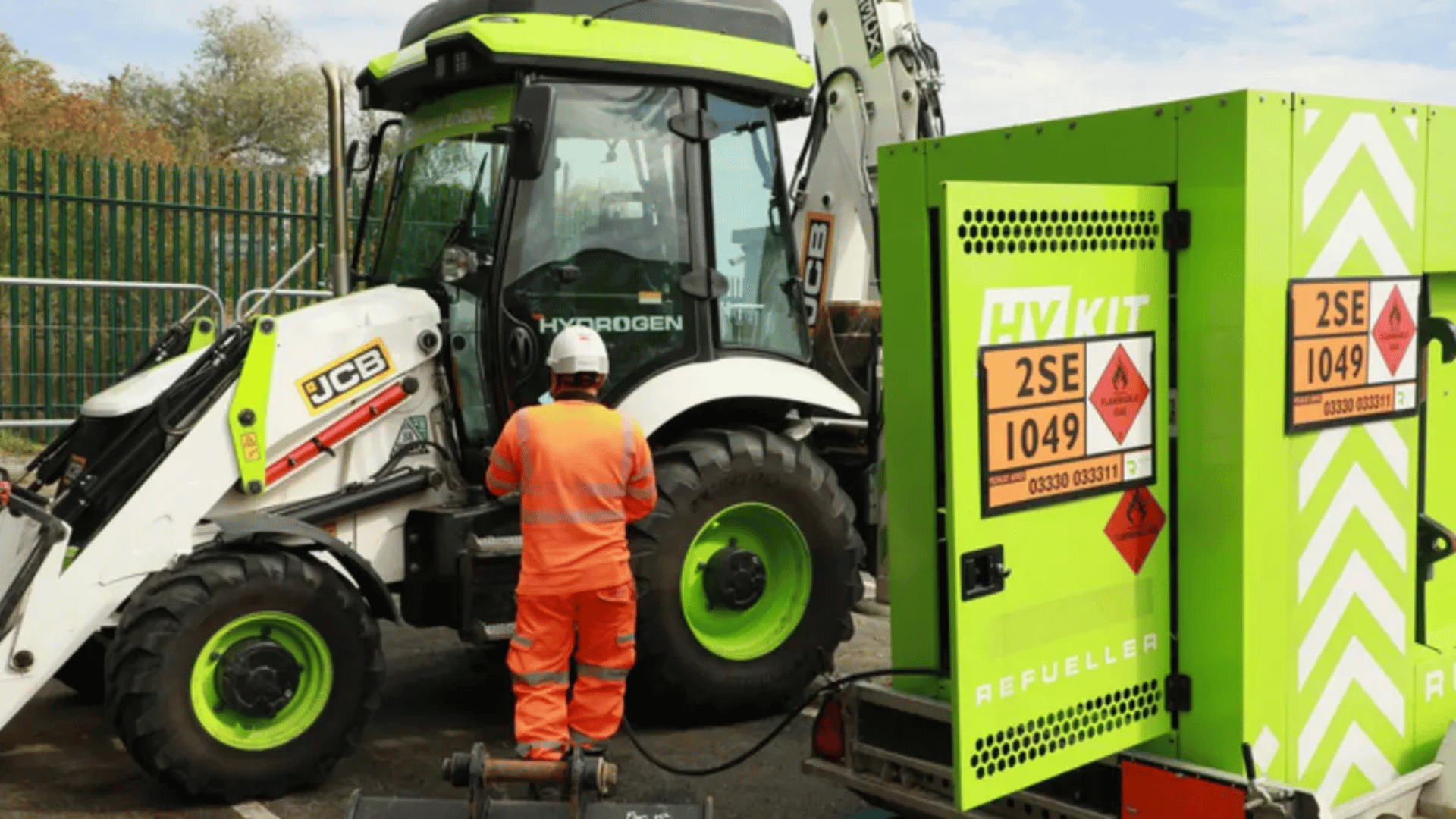 The first hydrogen powered digger; Photo: National Highways