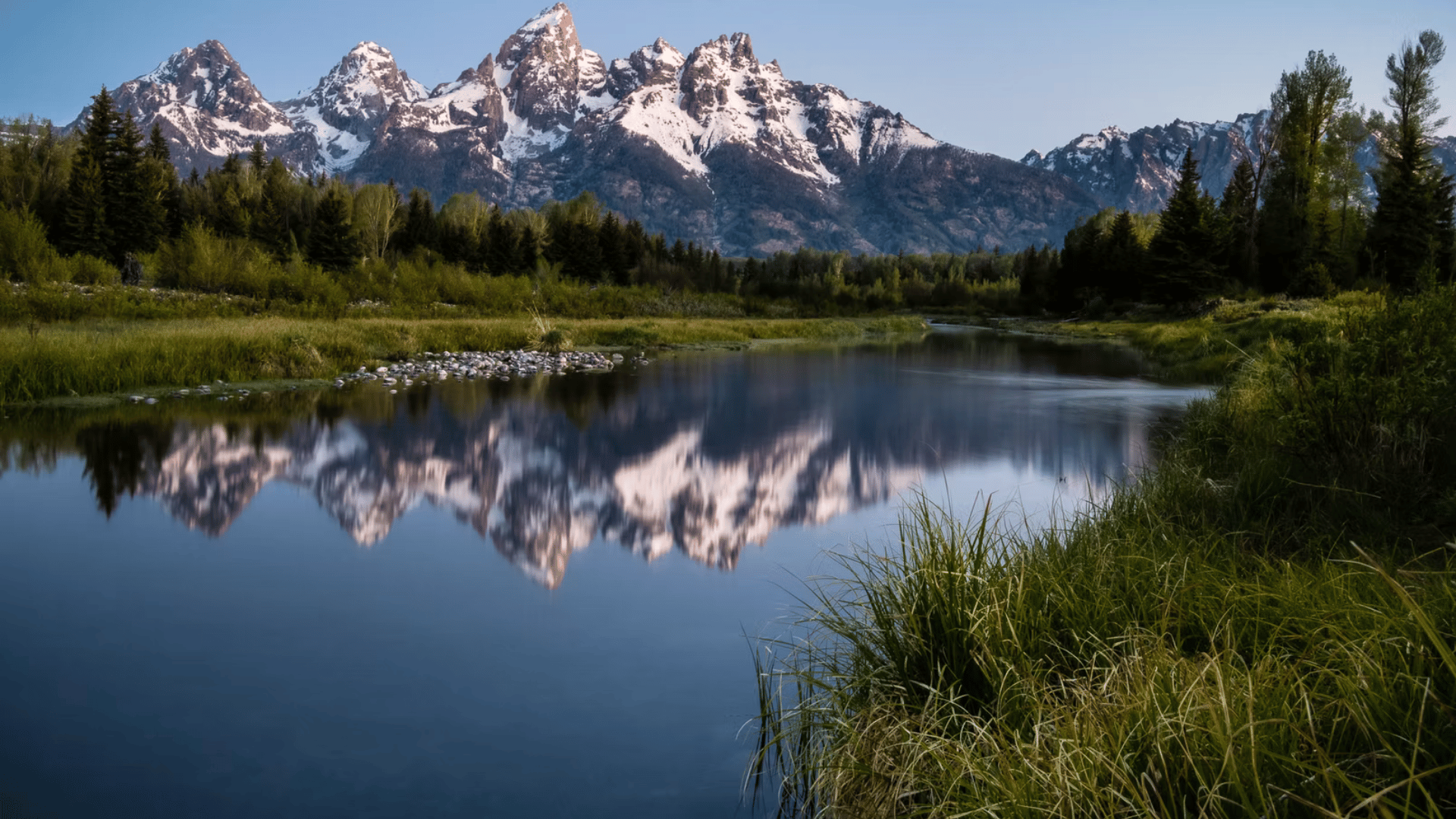 Mountain landscape; Photo: Alyce Bender