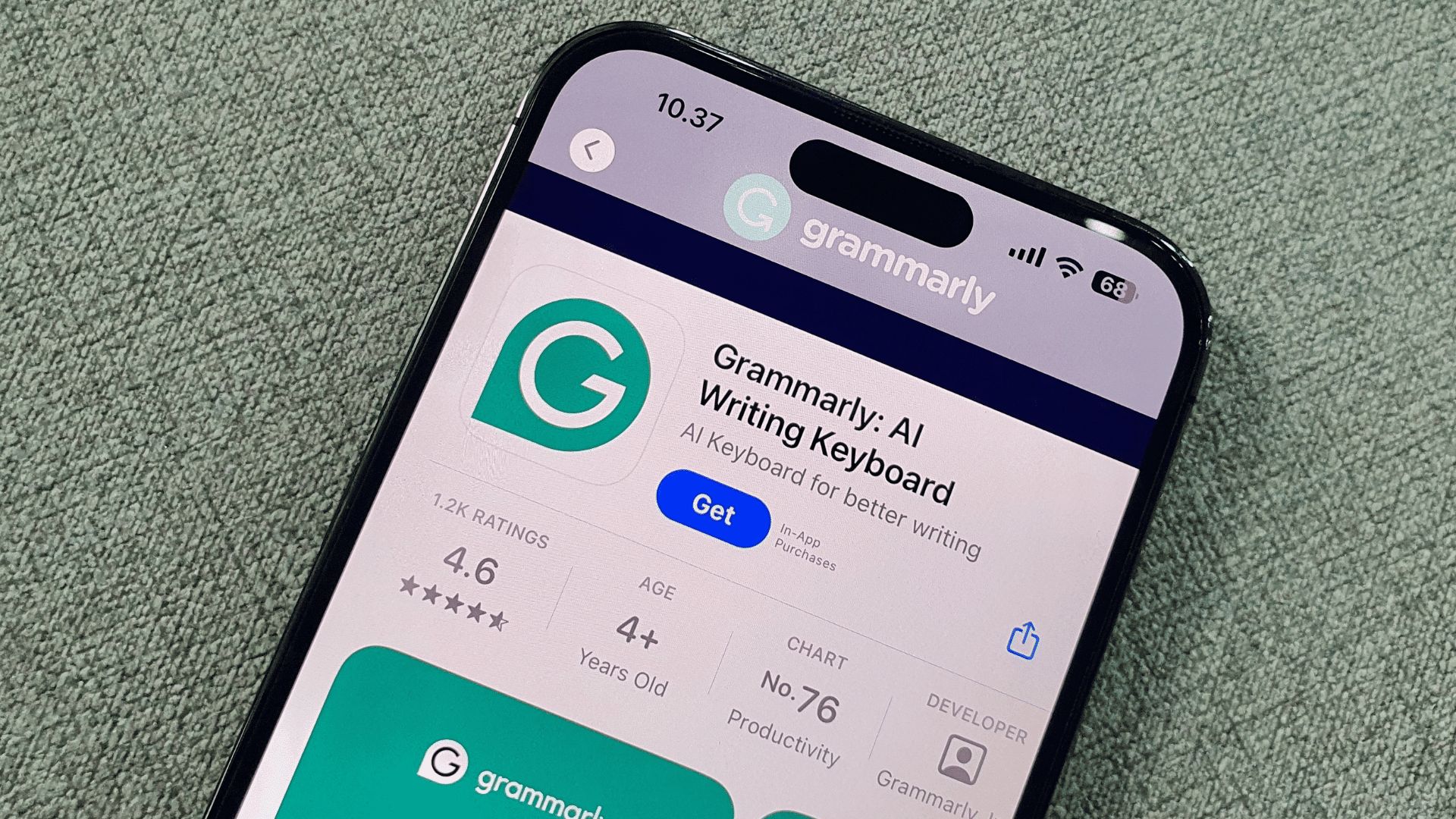Grammarly AI expert reviewer; Photo: lesyeuxde.er:Shutterstock