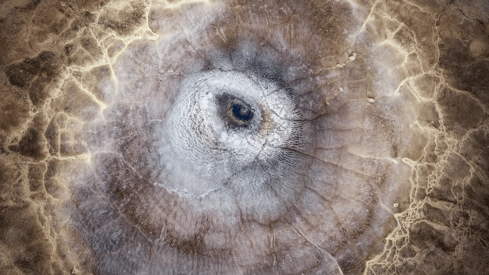 The Earth's eye; Photo: Pawel Zygmunt