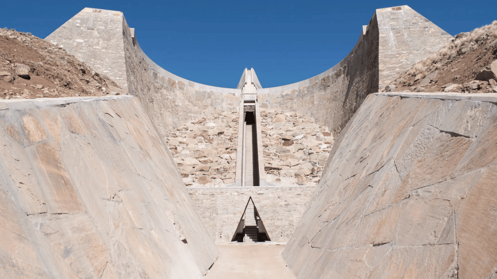 Charles Ross:©ARTIST RIGHTS SOCIETY (ARS), NEW YORK