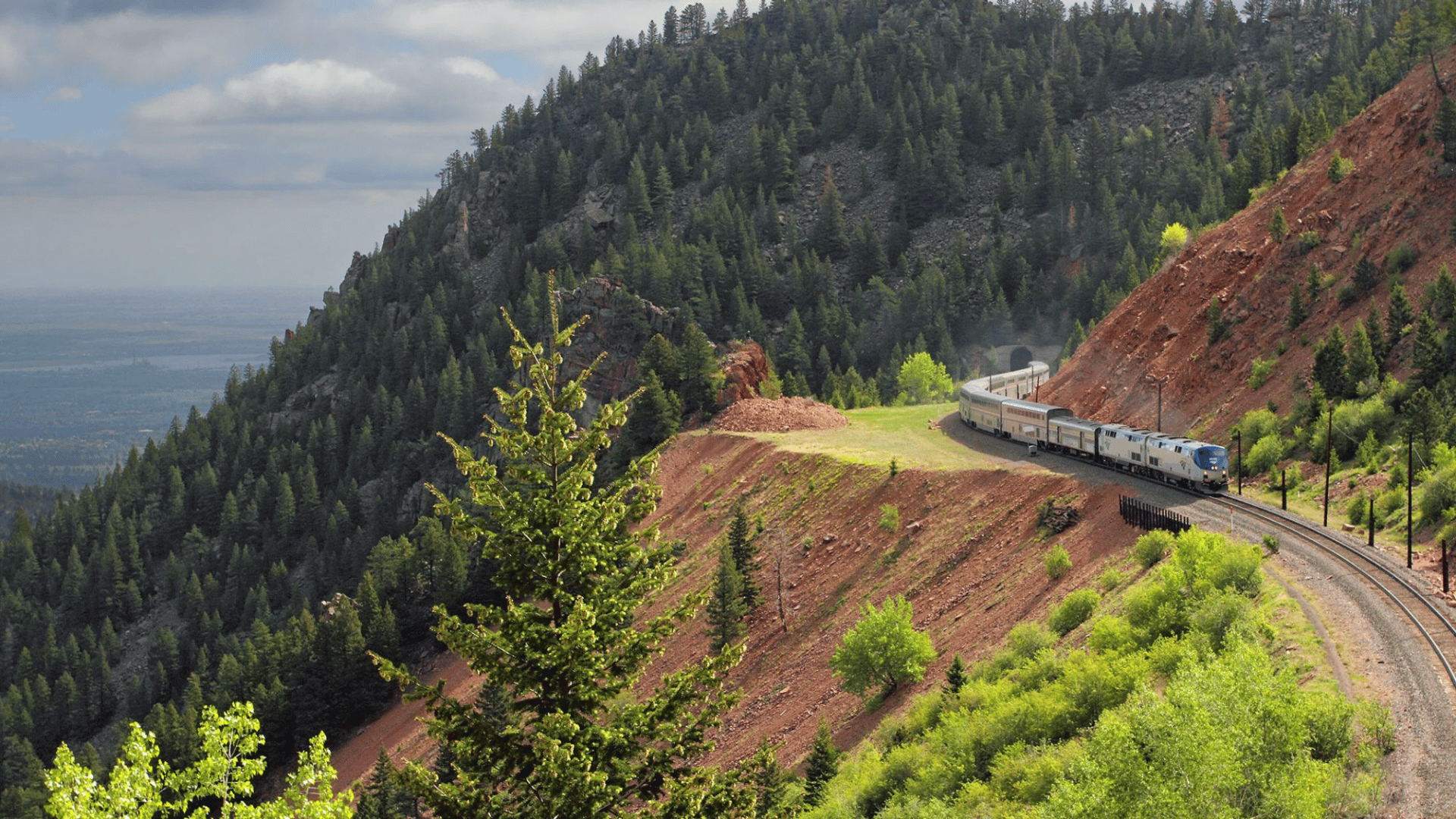 Luxury sleeper train; Photo: Amtrak