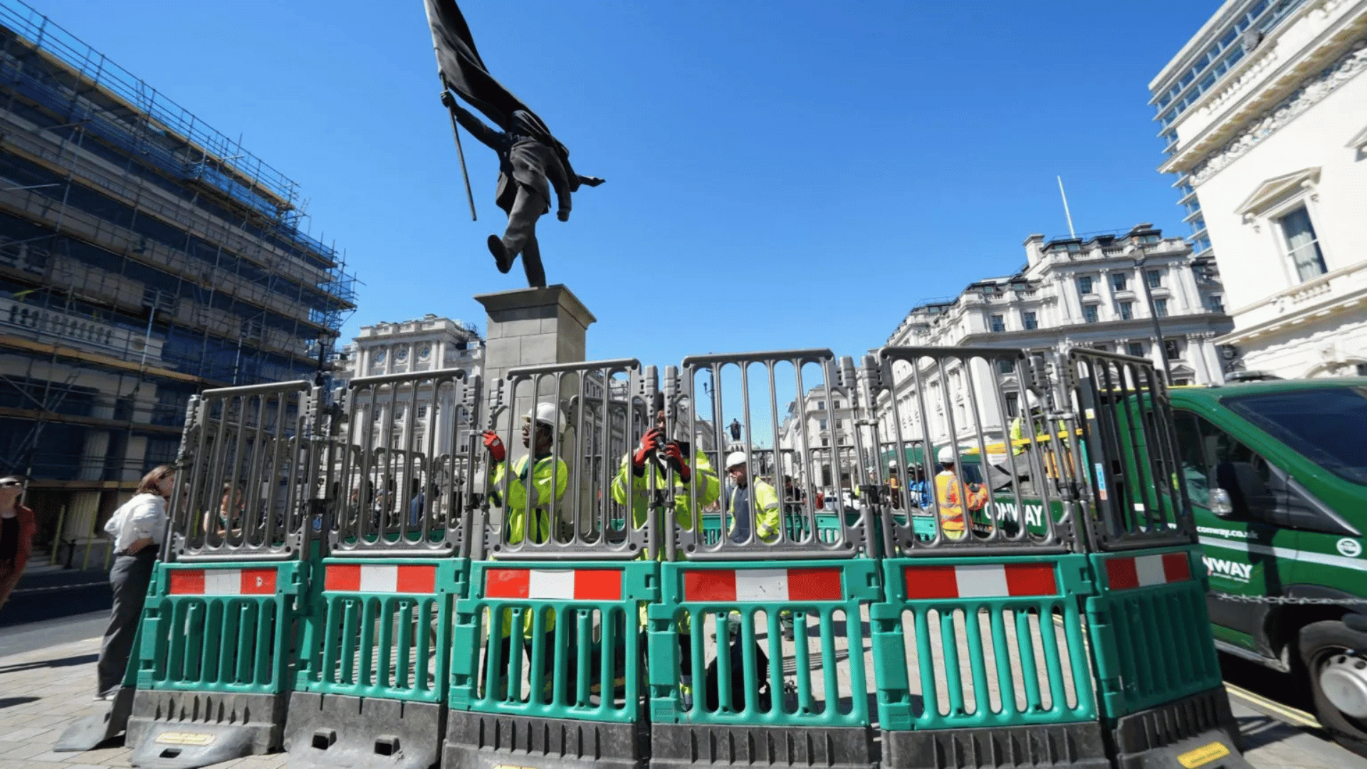 statue construction