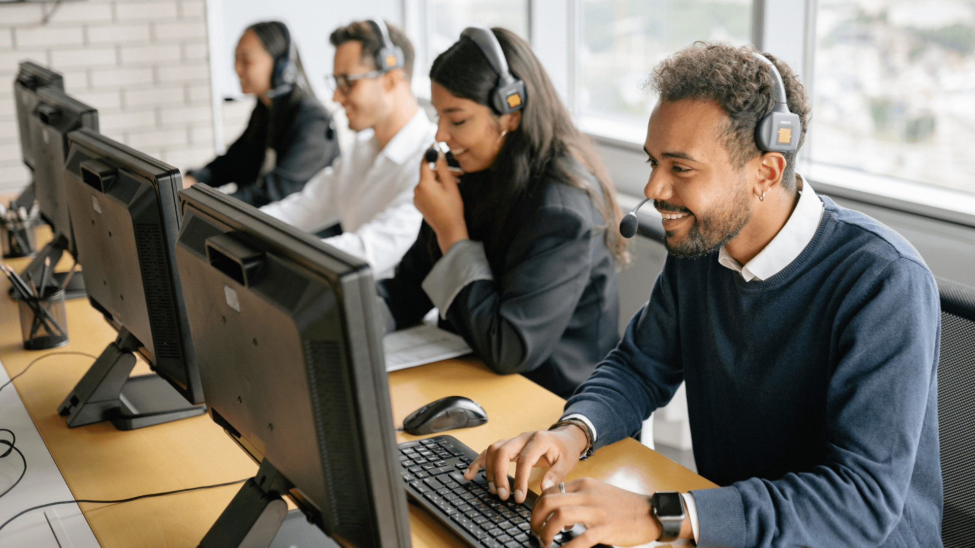 agents call center contact center phones representative