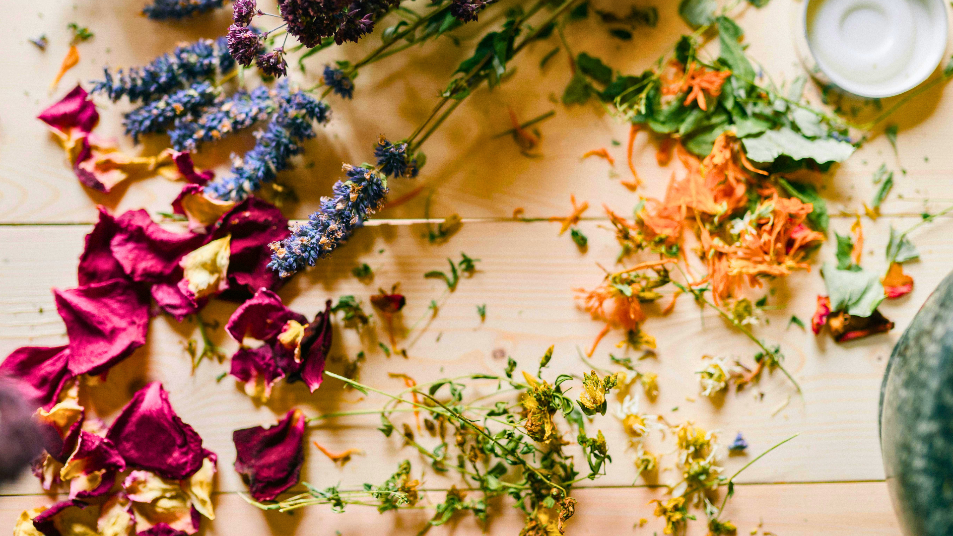 dried flowers art creation