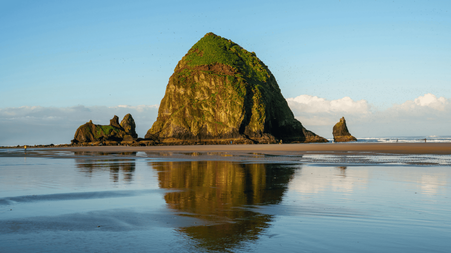 Oregon’s Haystack Rock Rises 235 Feet Above Cannon Beach - Tomorrow's ...